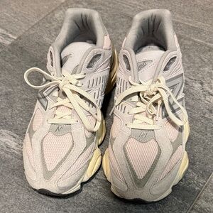 New Balance Women’s Cream and Pink Retro Running Sneakers